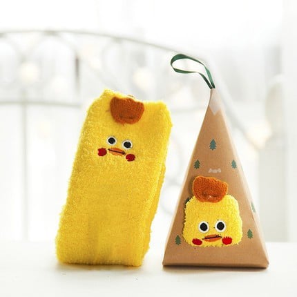 Avelena | Weihnachts-Socken im Geschenkbox-Design | Flauschige Haus- & Kuschelsocken | Universalgröße