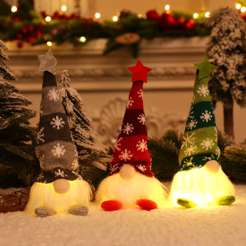 Avelena | Weihnachtswichtel mit LED Licht | Handgefertigte Dekofigur | Nordisches Design