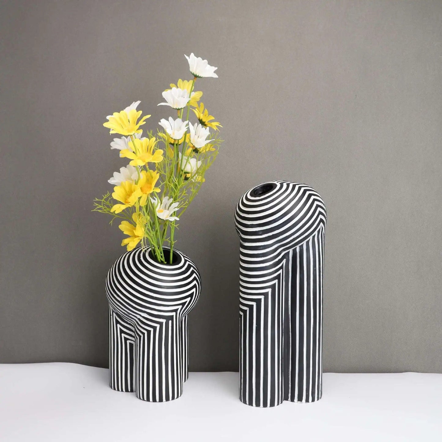 Avelena | Vase mit abstrakter Geometrie