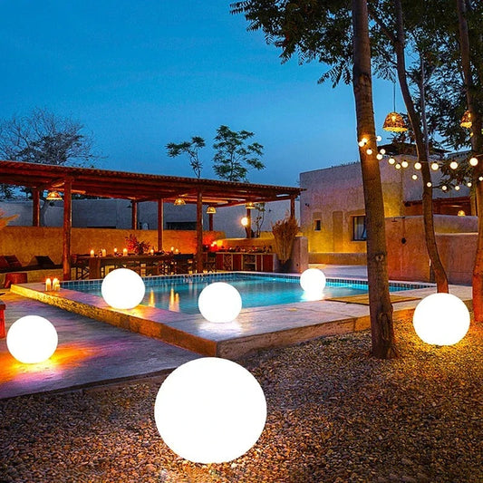 Avelena | Solar Powered Mood Light Sphere - ShapeLights Wiederaufladbare Ball-Lampe für den Außenbereich
