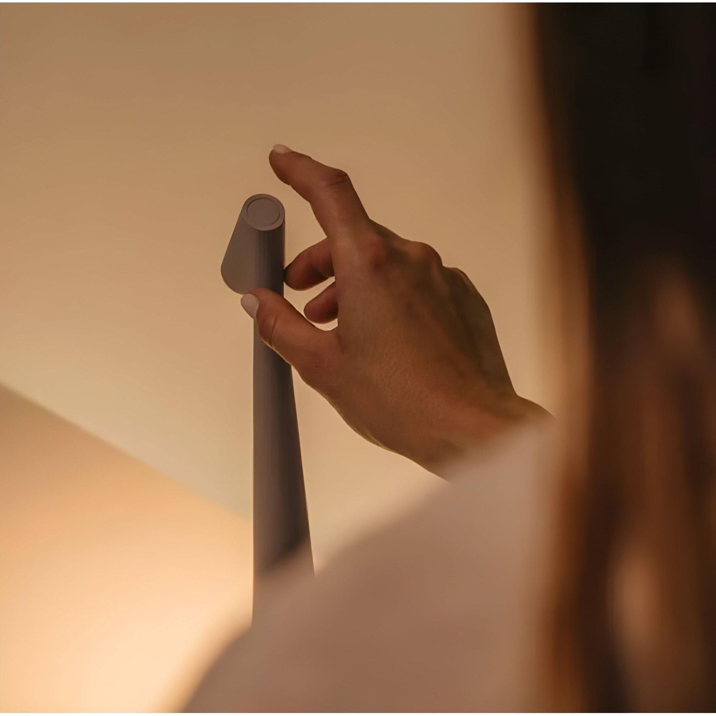 Avelena | Kabellos aufladbare Nachttischlampe - Ohne Kabel