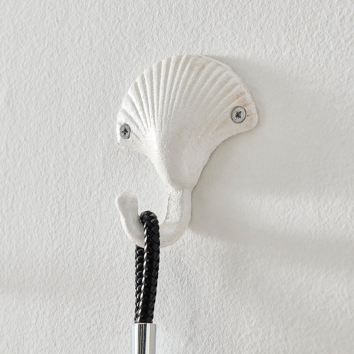 Avelena | Weißer Gusseisen Nautical Ocean Figur Skulptur Dekorative Utility Wandhaken Set von 3 - Muschel, Krebs, Seepferdchen