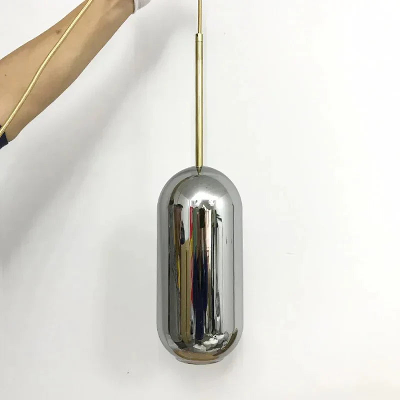 Avelena | UrbanBeam – Stilvolle Eisen- und Glas-Hängeleuchte