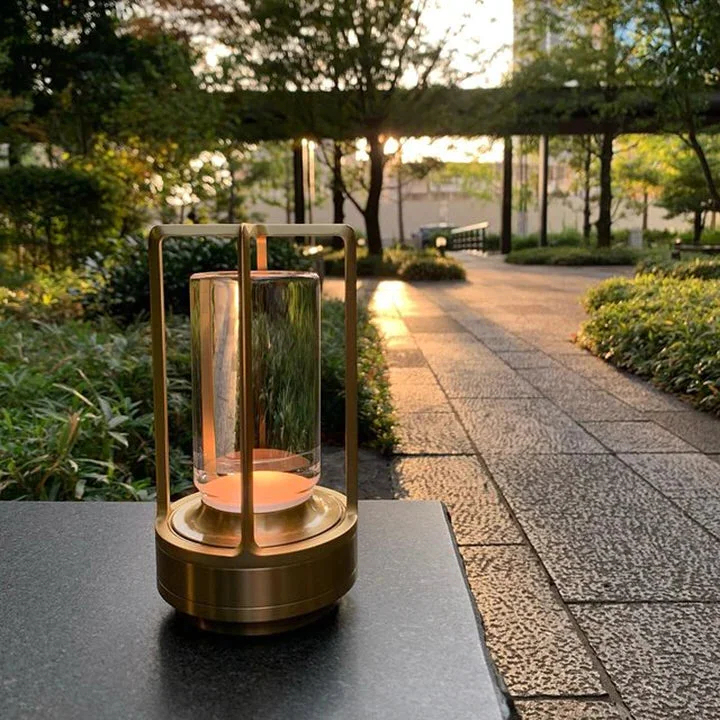Avelena | Ambient Lantern kabellos wiederaufladbar kleine Nachttischlampe Gold