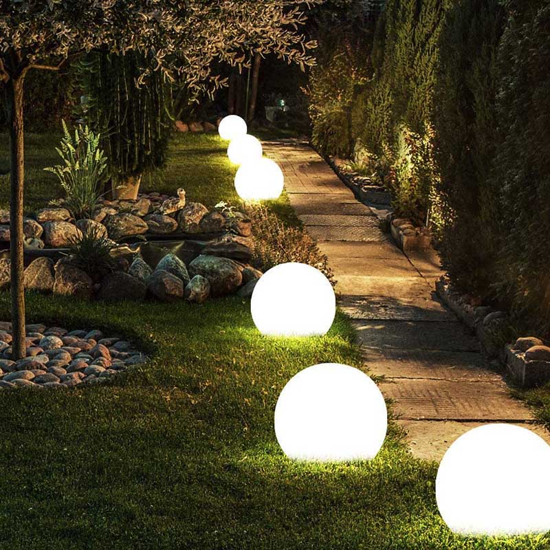 Avelena | Wetterfestes Kugelförmiges LED Gartenlicht mit 16 Farben und Fernbedienung - Perfekt für Garten, Veranda & Party