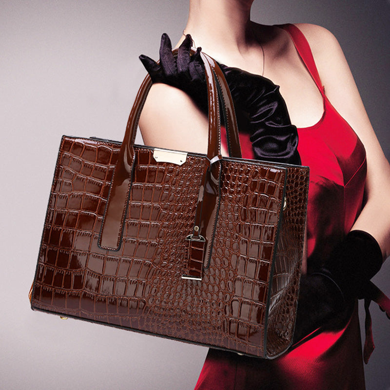 Avelena | Tasche mit Krokodilprägung.