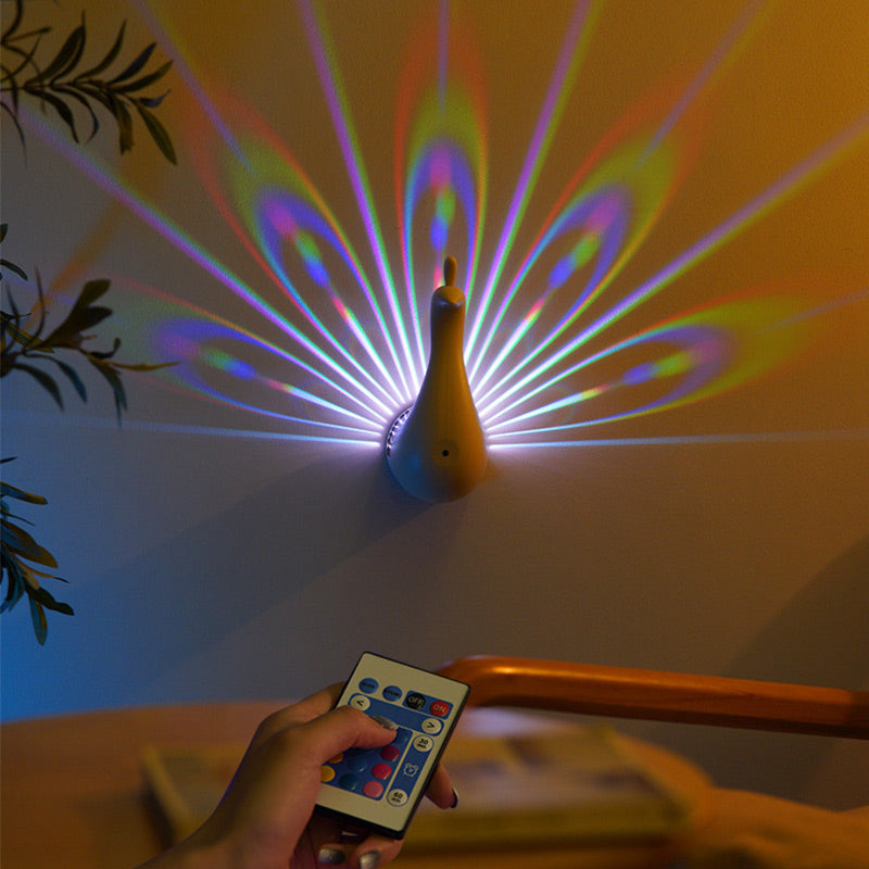 Avelena | Pfau Projektions-Wandlampe mit Fernbedienung