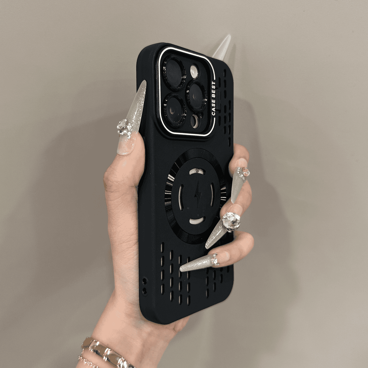Avelena | Weiche Silikon-Schutzabdeckung mit blitzschnellem magnetischem Laden Hülle für iPhone