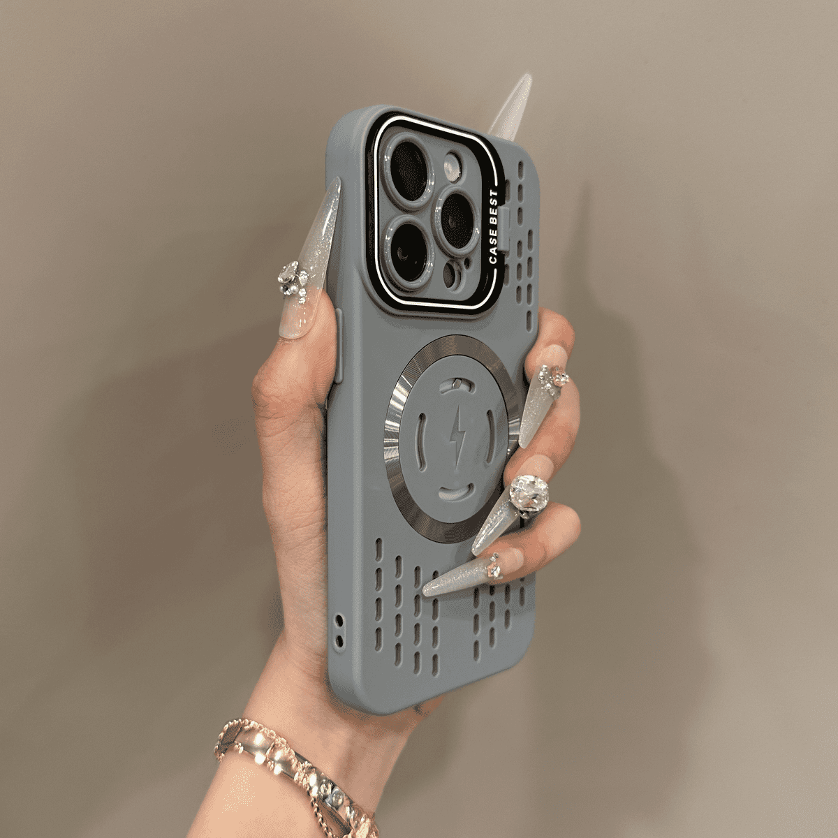 Avelena | Weiche Silikon-Schutzabdeckung mit blitzschnellem magnetischem Laden Hülle für iPhone
