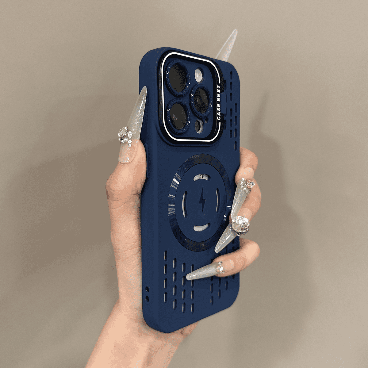 Avelena | Weiche Silikon-Schutzabdeckung mit blitzschnellem magnetischem Laden Hülle für iPhone
