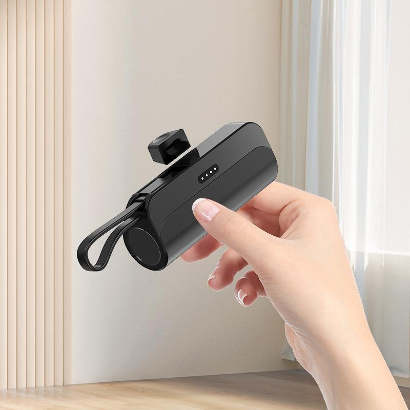 Avelena | Tragbare Powerbank mit hoher Kapazität und eingebauten Kabeln