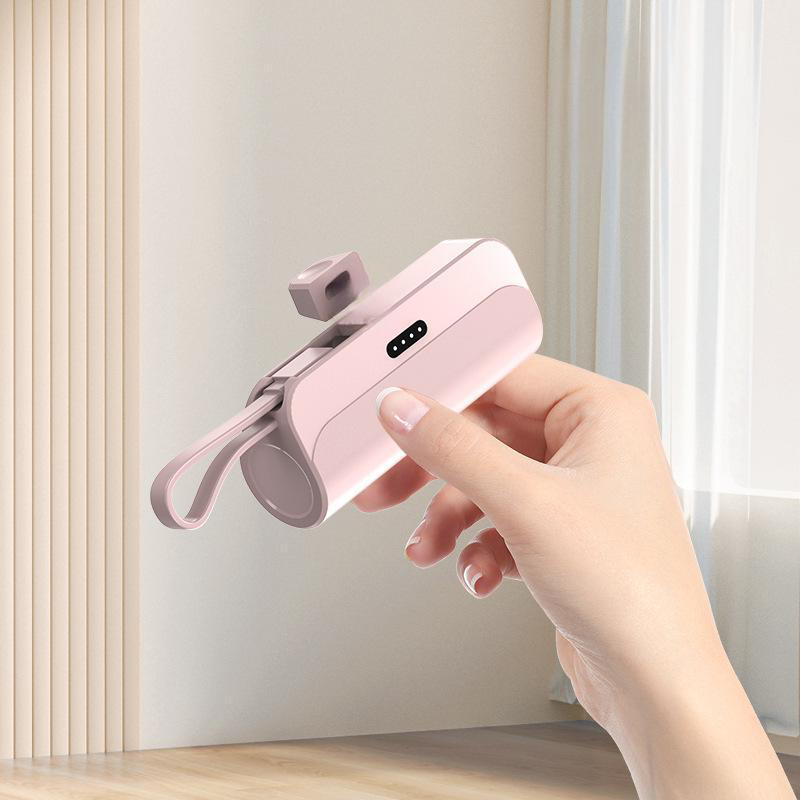 Avelena | Tragbare Powerbank mit hoher Kapazität und eingebauten Kabeln