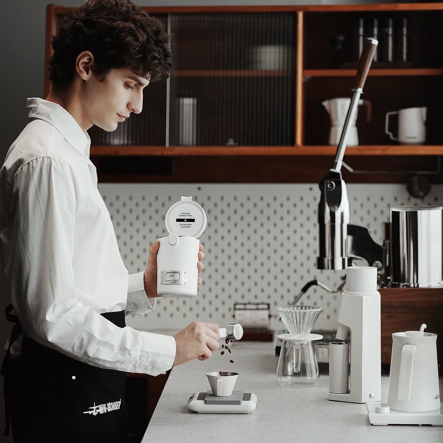 Avelena | Edelstahl Kaffeebohnendose Luftdicht versiegelt mit Löffel