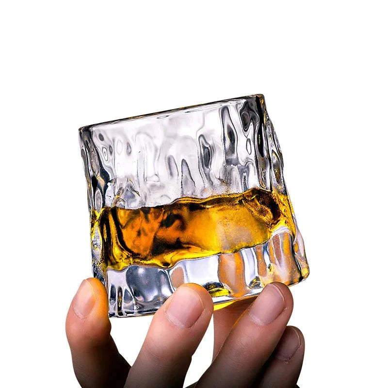 Avelena | Strukturiertes Whiskyglas mit Welleneffekt