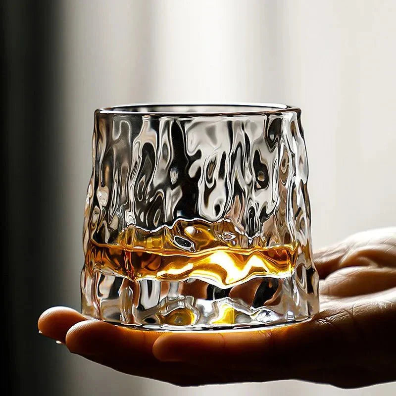 Avelena | Strukturiertes Whiskyglas mit Welleneffekt