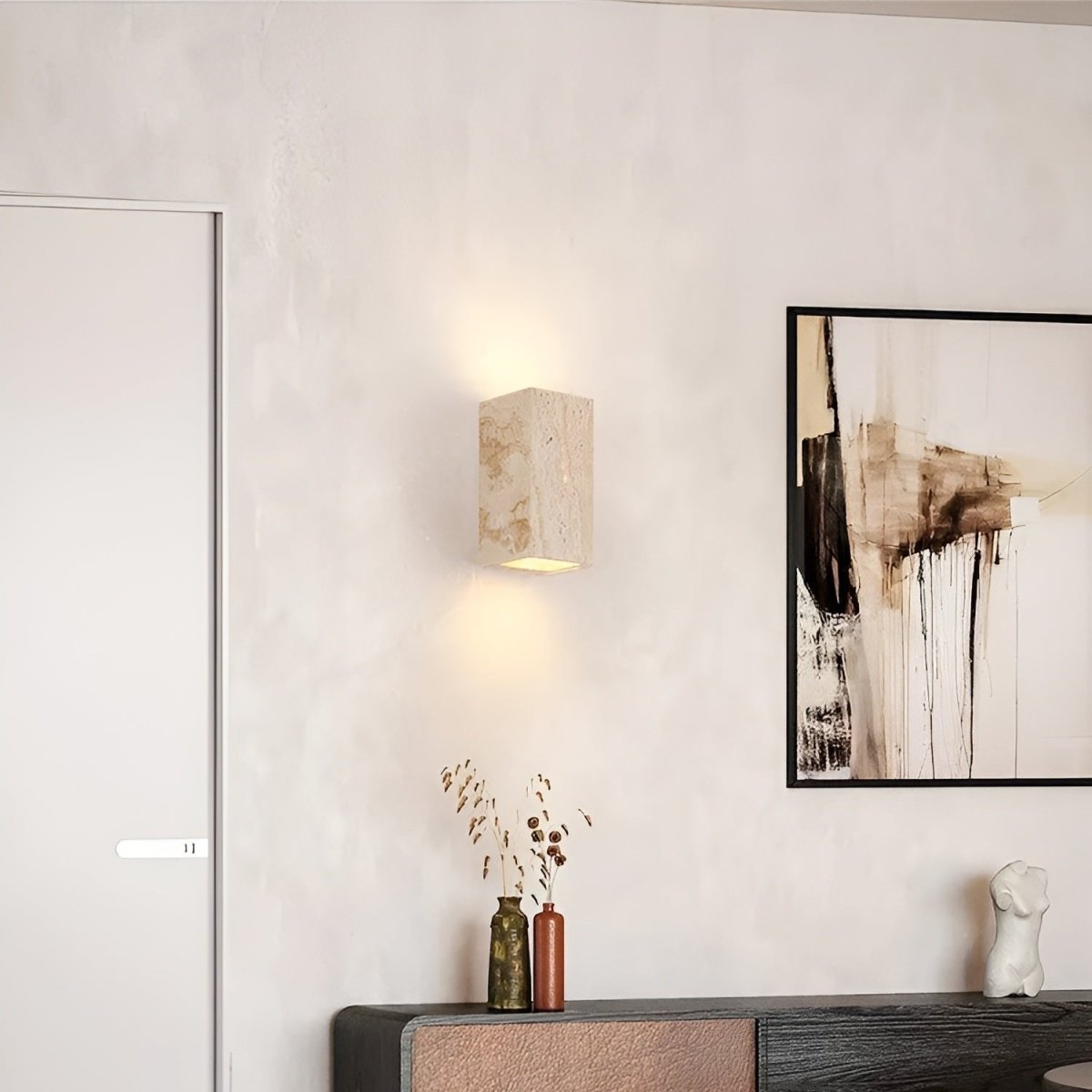 Avelena | Wandleuchte aus Travertin für eine warme und elegante Atmosphäre