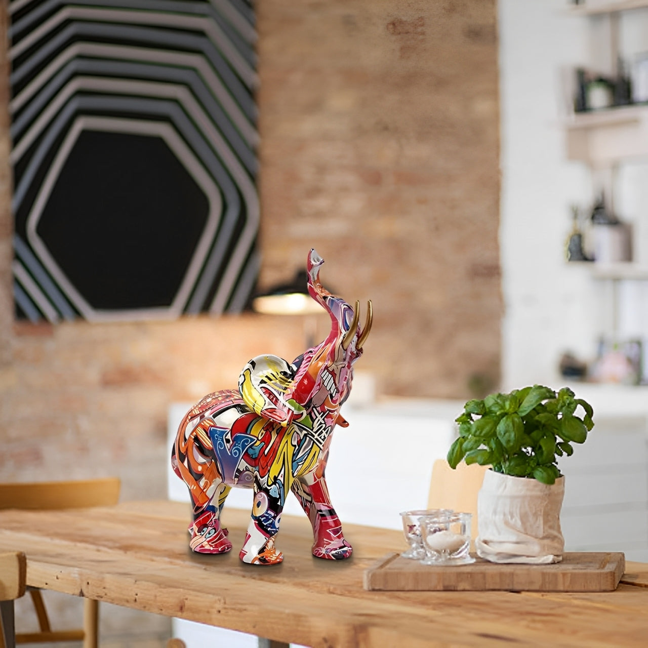 Avelena | Abstrakte Elefantenstatue – Farbiges Afrikanisches Design mit erhobenem Rüssel für Glück