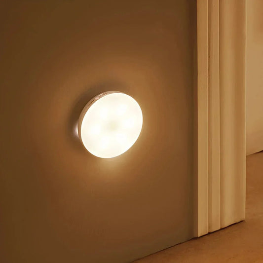 Avelena | Wiederaufladbare Bewegungssensor-LED-Leuchte | Energiesparend, USB-wiederaufladbar und ideal für Flure, Treppen, Garderoben und Schränke