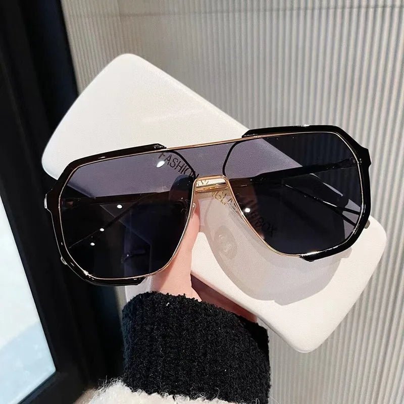 Avelena | VOGUEVIEW SHADES – Übergroße quadratische Sonnenbrille mit UV400 & photochromatischen Linsen
