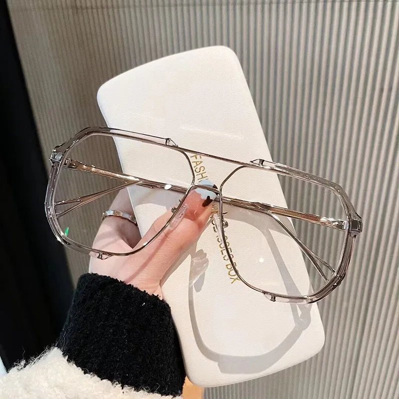 Avelena | VOGUEVIEW SHADES – Übergroße quadratische Sonnenbrille mit UV400 & photochromatischen Linsen