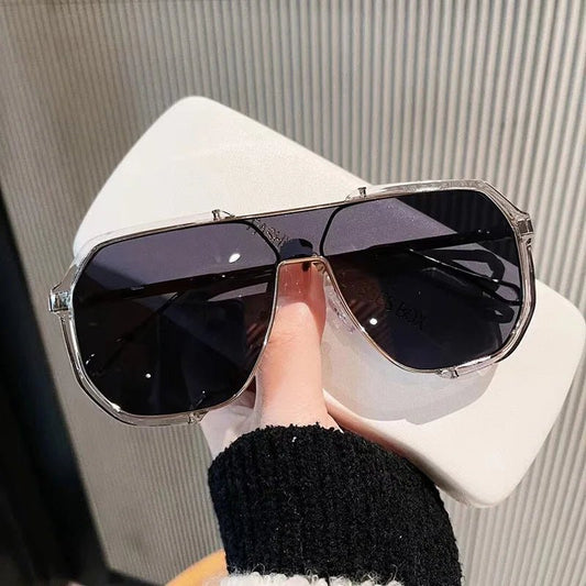 Avelena | VOGUEVIEW SHADES – Übergroße quadratische Sonnenbrille mit UV400 & photochromatischen Linsen