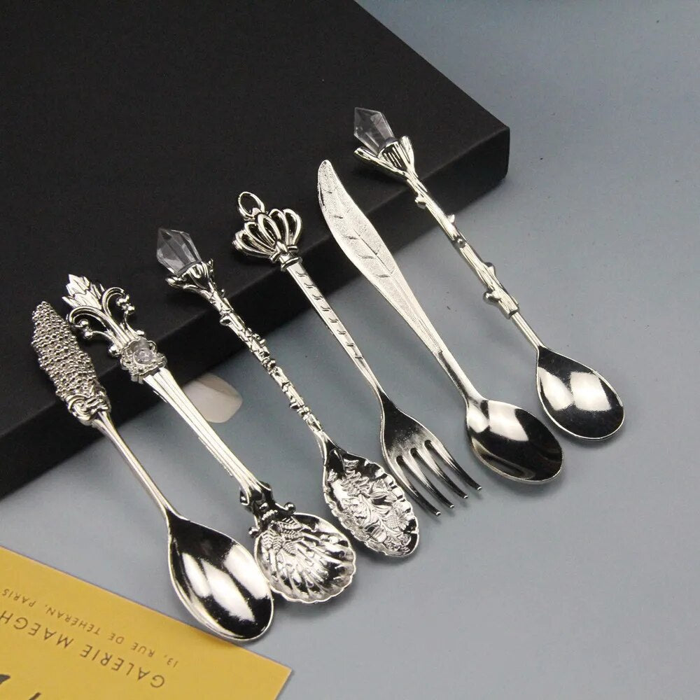 Avelena | Teelöffel-Set – Vintage geschnitzt – Retro-Zinklegierung – Dessert-Kaffeelöffel – Küchenbesteck