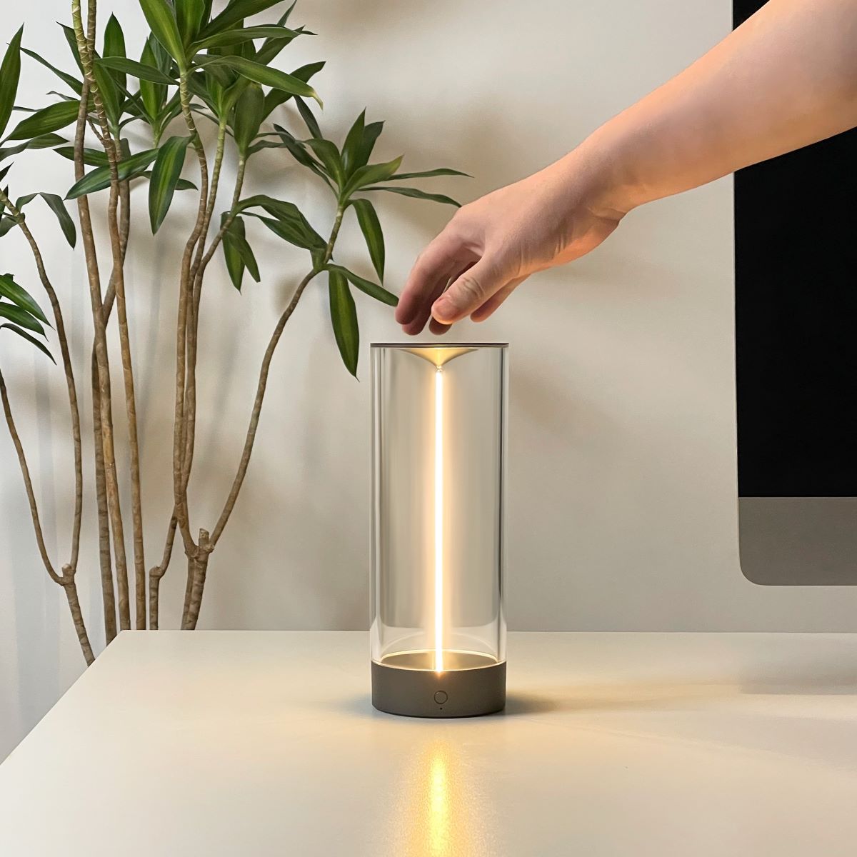 Avelena | Wireless Mood Lamp - LumenFlow