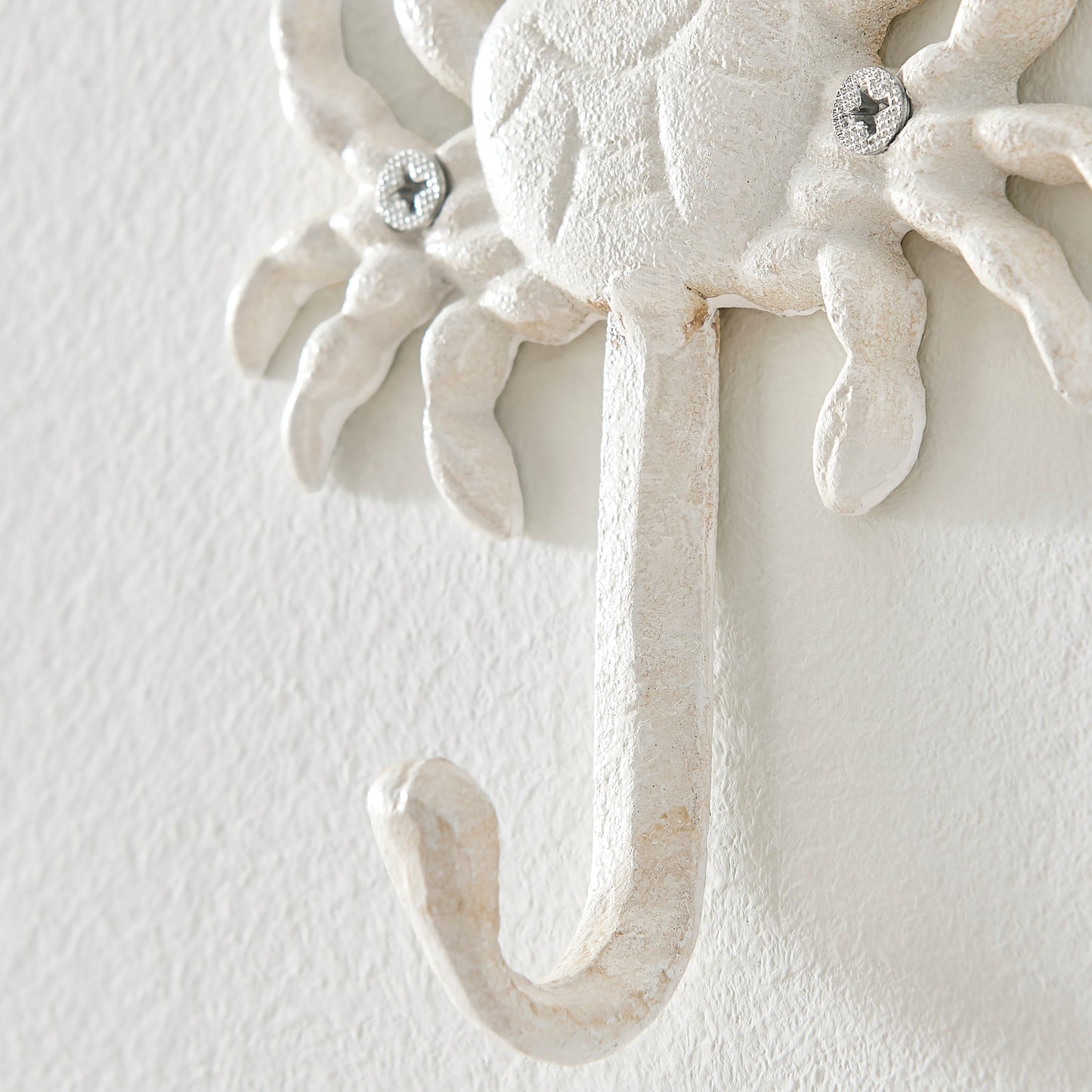 Avelena | Weißer Gusseisen Nautical Ocean Figur Skulptur Dekorative Utility Wandhaken Set von 3 - Muschel, Krebs, Seepferdchen