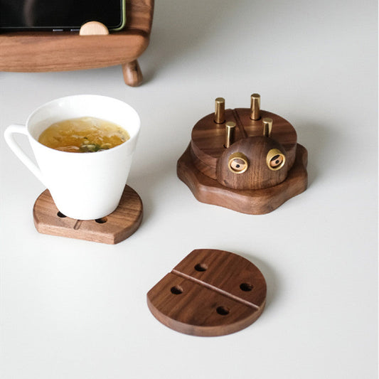 Avelena | Süßes Käfer-Holzuntersetzer, Set von 4, für Zuhause & Büro