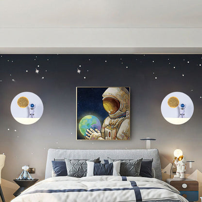 Avelena | Zeitgenössische kreative Eisenharz runde Astronaut LED Wandleuchte Lampe für Schlafzimmer