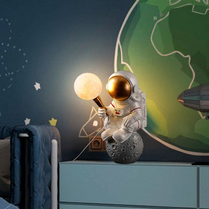Avelena | CosmoBuddy Astronaut Wandlampe | Kreatives Design | Resin & ABS | LED Schlafzimmerlicht