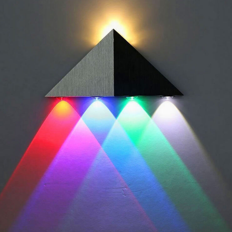 Avelena | TriLumina Prisma LED Wandleuchte | Kreatives Pyramidendesign | Aluminium & Acryl | Farbige Lichtoptionen