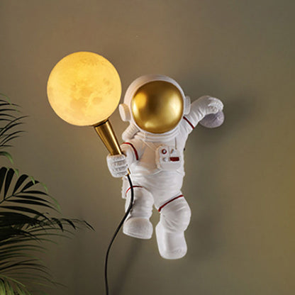 Avelena | CosmoBuddy Astronaut Wandlampe | Kreatives Design | Resin & ABS | LED Schlafzimmerlicht
