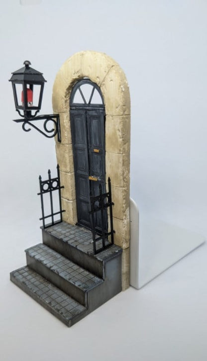 Avelena | Buchstützen Deko | 2D Bücher-Tür Design | Kreatives Wohnaccessoire für Leseratten