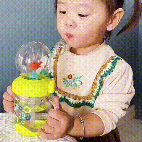 Avelena | BABY TRINKBECHER MIT WALSEBSPRITZ