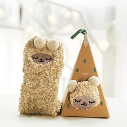 Avelena | Weihnachts-Socken im Geschenkbox-Design | Flauschige Haus- & Kuschelsocken | Universalgröße