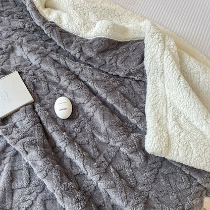 Avelena | CozyNest - Wendbare Fleece-Decke für Herbst und Winter