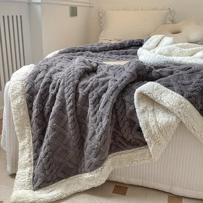 Avelena | CozyNest - Wendbare Fleece-Decke für Herbst und Winter