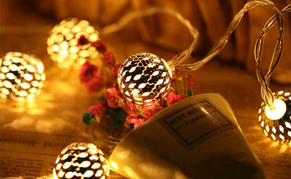 Avelena | Solar-Lichterkette Marokkanische Kugel Bunte LED Weihnachtslichter Eisenkugeln Dekoration Außen Lichterkette