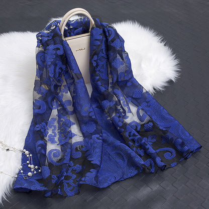 Avelena | Seidenschal mit Schnittblumen hohlem Motiv