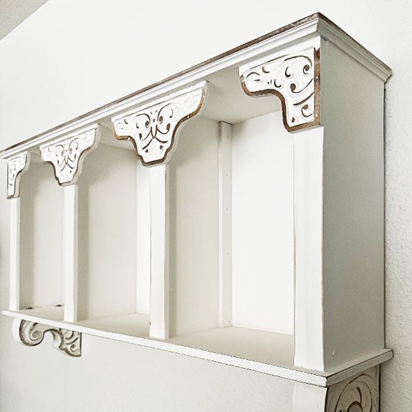 Avelena | Überdimensionalisierte Ornate Französische Hütte Curio Wandschrank