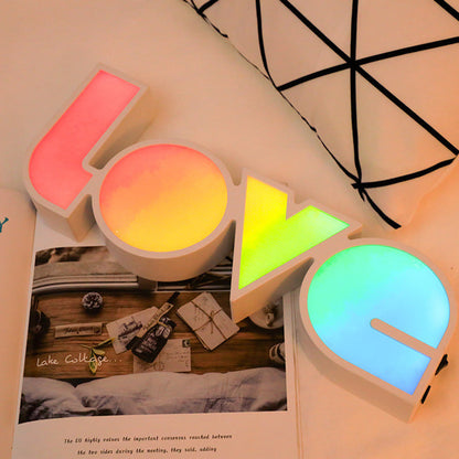 Avelena | Moderne Art Deco wasserdichte PS LOVE Buchstaben LED Tischlampe für das Schlafzimmer