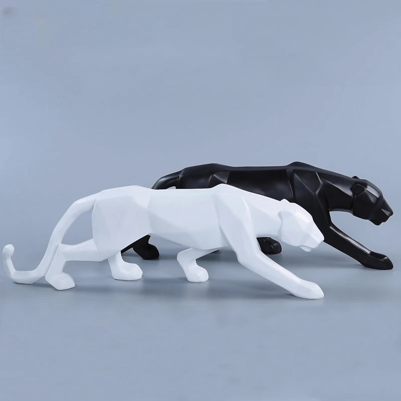 Avelena | Strenges Schwarz-Weiß Panther Figuren
