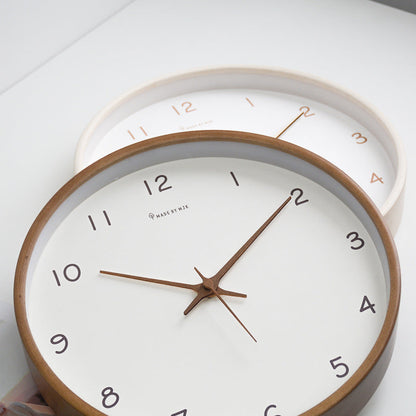 Avelena | Einfache Analoge Massive Holz-Wanduhr für Das Zuhause Zeitlos und Elegant!