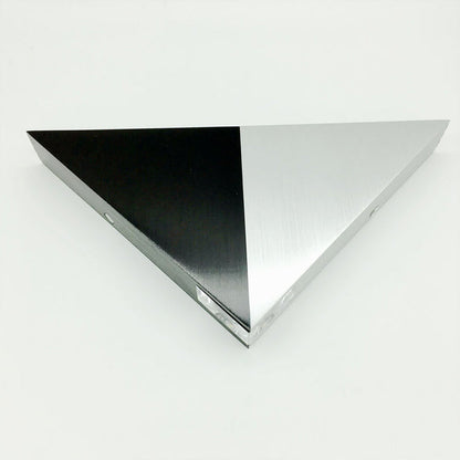 Avelena | TriLumina Prisma LED Wandleuchte | Kreatives Pyramidendesign | Aluminium & Acryl | Farbige Lichtoptionen