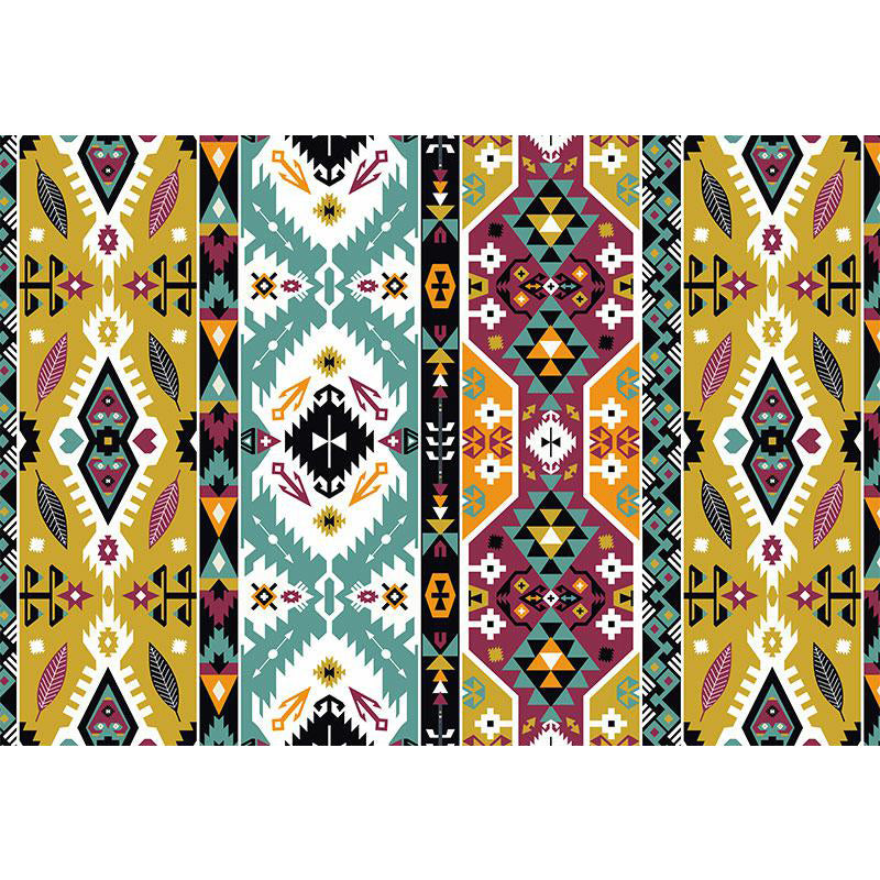 Avelena | Gestreifter geometrischer indischer Tribal-Teppich mit botanischen Motiven und Schleifen, polyesterbeschichteter, fleckenresistenter Teppich in Gelb und Grün