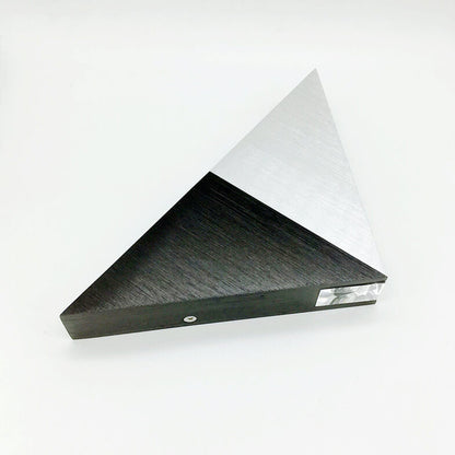 Avelena | TriLumina Prisma LED Wandleuchte | Kreatives Pyramidendesign | Aluminium & Acryl | Farbige Lichtoptionen