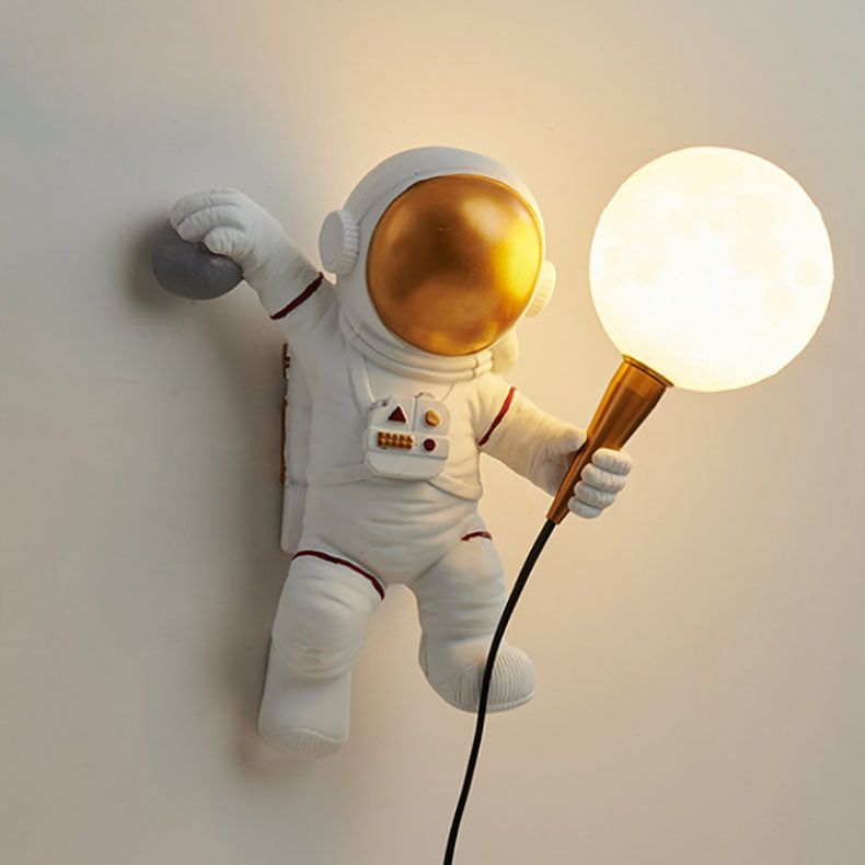 Avelena | CosmoBuddy Astronaut Wandlampe | Kreatives Design | Resin & ABS | LED Schlafzimmerlicht