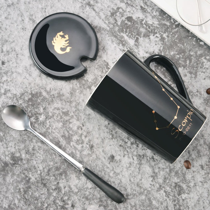 Avelena | 12 Tierkreiszeichen Schwarze Keramiktasse mit Deckel Löffel