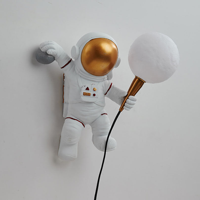Avelena | CosmoBuddy Astronaut Wandlampe | Kreatives Design | Resin & ABS | LED Schlafzimmerlicht